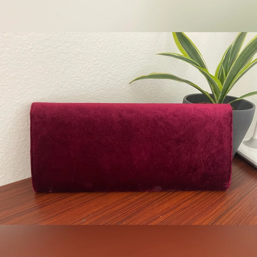 N/A 💖💖 maroon